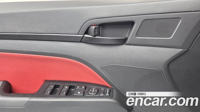 Hyundai AVANTE 2018 — photo 28