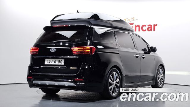 Kia Canival 2019 — photo 2