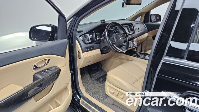 Kia Canival 2019 — photo 13