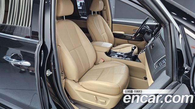 Kia Canival 2019 — photo 16