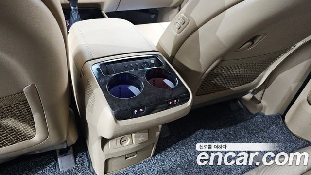 Kia Canival 2019 — photo 31