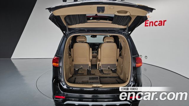 Kia Canival 2019 — photo 33