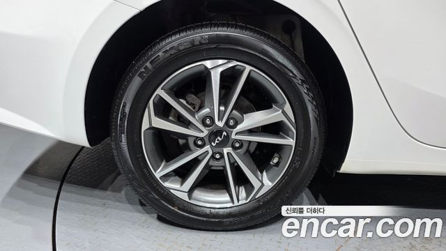 Kia K3 2023 — photo 5