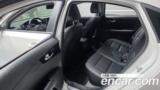 Kia K3 2023 — photo 26