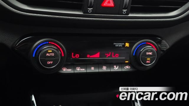 Kia K3 2023 — photo 31