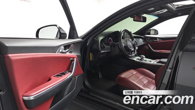 Kia Stinger 2019 — photo 10