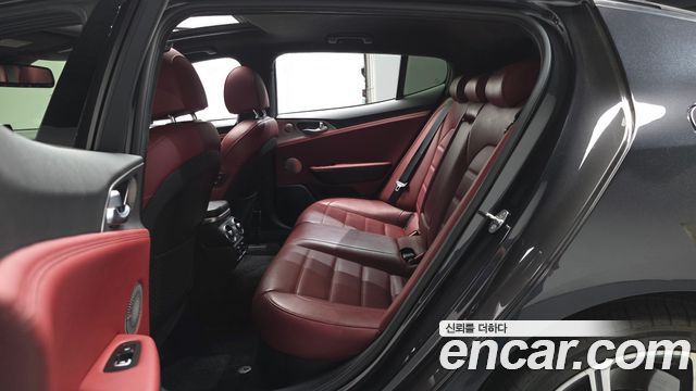 Kia Stinger 2019 — photo 12