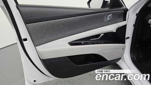 Hyundai AVANTE 2021 — photo 14