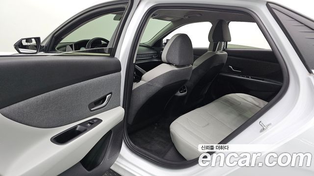 Hyundai AVANTE 2021 — photo 16