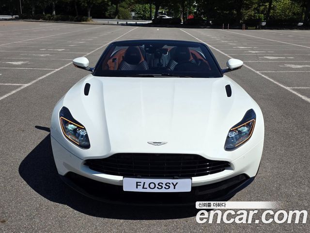 Aston Martin DB11 2019 — photo 3