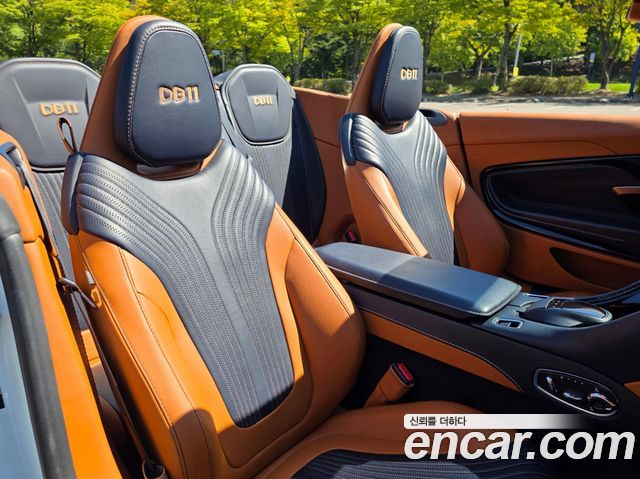 Aston Martin DB11 2019 — photo 14