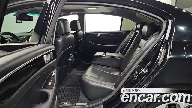 Hyundai Genesis 2013 — photo 11