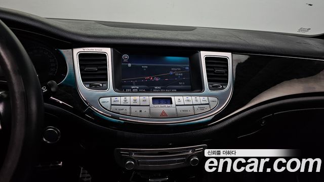 Hyundai Genesis 2013 — photo 16