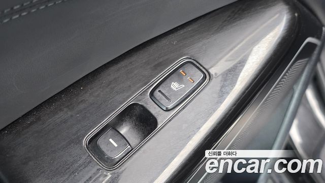 Kia K7 2017 — photo 19