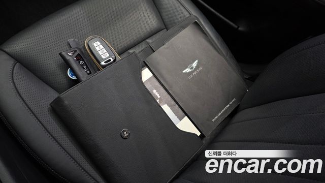 Hyundai Genesis 2012 — photo 16