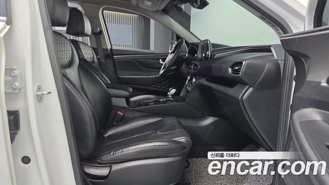 Hyundai Santafe 2019 — photo 16