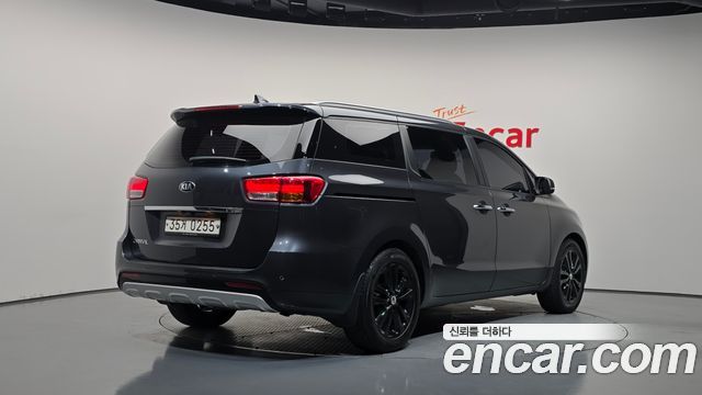 Kia Canival 2016 — photo 2