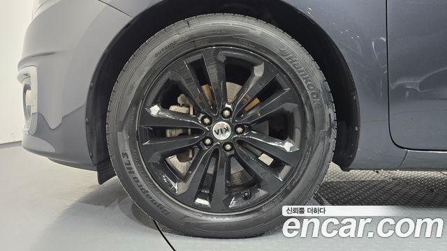 Kia Canival 2016 — photo 5