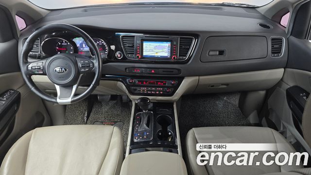 Kia Canival 2016 — photo 10
