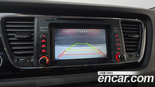 Kia Canival 2016 — photo 20
