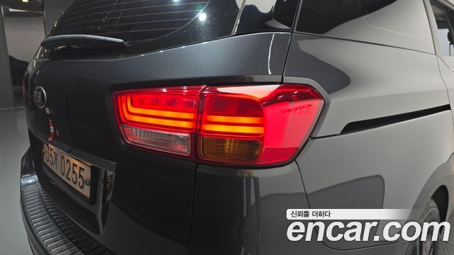 Kia Canival 2016 — photo 9