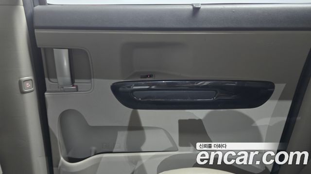 Kia Canival 2016 — photo 15