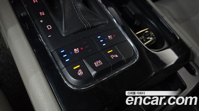 Kia Canival 2016 — photo 31