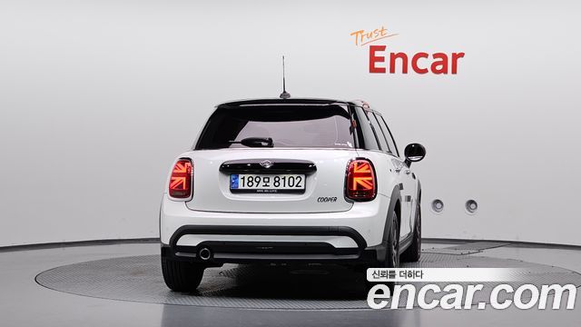 Mini Cooper 2024 — photo 4