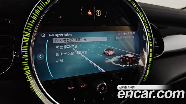 Mini Cooper 2024 — photo 24