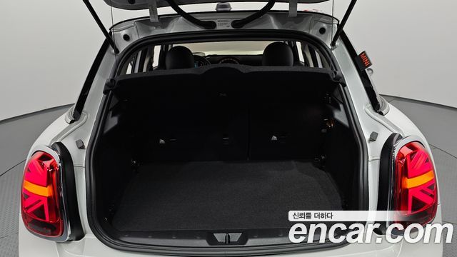 Mini Cooper 2024 — photo 26