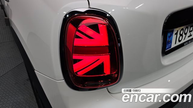 Mini Cooper 2024 — photo 9