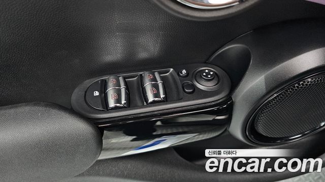 Mini Cooper 2024 — photo 27