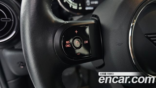 Mini Cooper 2024 — photo 28