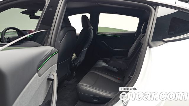 Tesla Model Y 2026 — photo 17