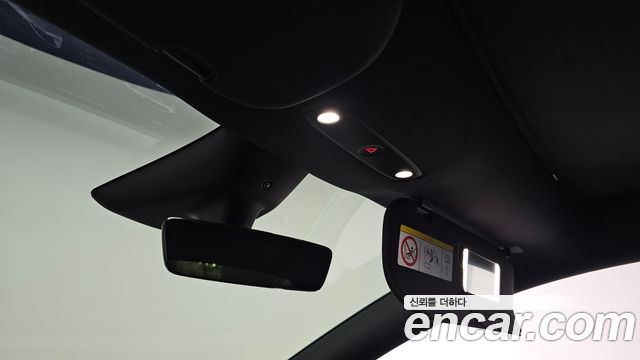 Tesla Model Y 2026 — photo 25