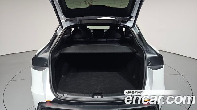 Tesla Model Y 2026 — photo 26