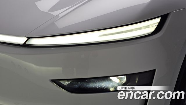 Tesla Model Y 2026 — photo 8
