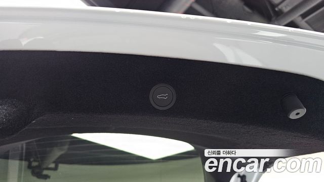 Tesla Model Y 2026 — photo 27