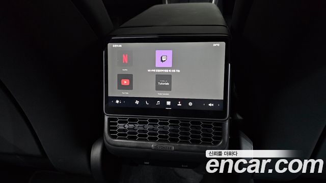 Tesla Model Y 2026 — photo 30