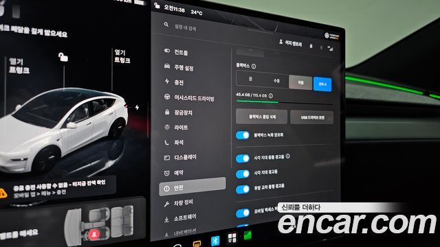 Tesla Model Y 2026 — photo 32