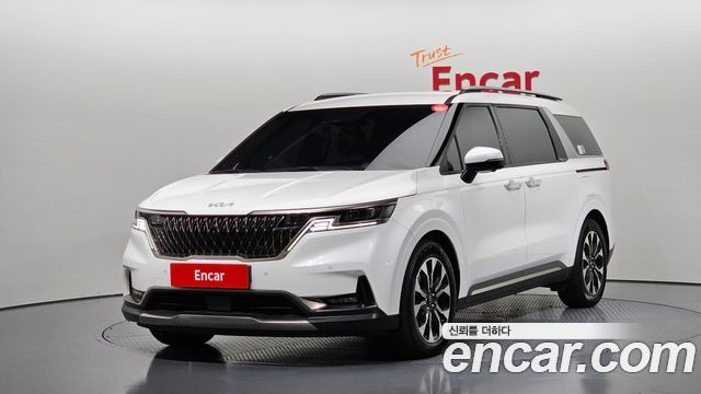 Kia Canival 2023 — photo 1