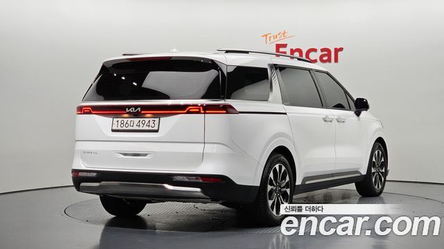 Kia Canival 2023 — photo 2