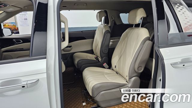 Kia Canival 2023 — photo 12
