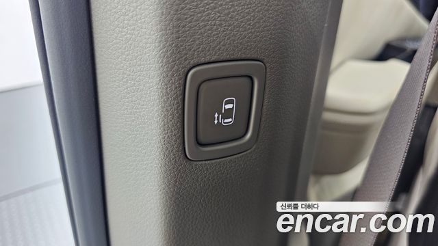 Kia Canival 2023 — photo 19