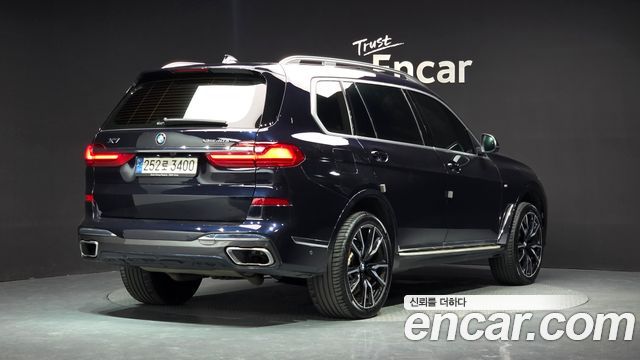 BMW X7 2022 — photo 2
