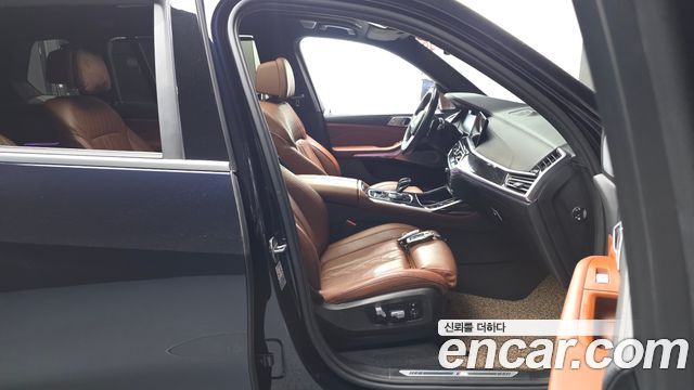BMW X7 2022 — photo 16