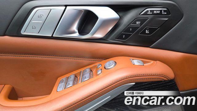 BMW X7 2022 — photo 28