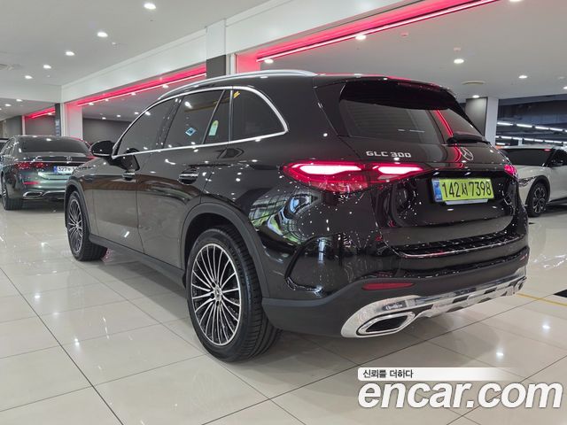 Mercedes-Benz GLC-Class 2026 — photo 2