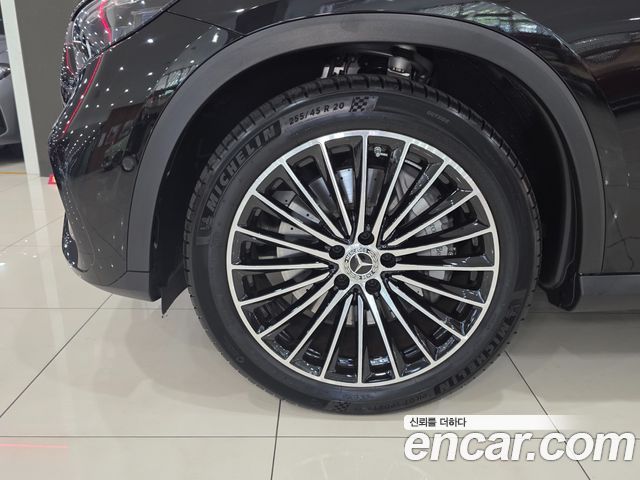 Mercedes-Benz GLC-Class 2026 — photo 5