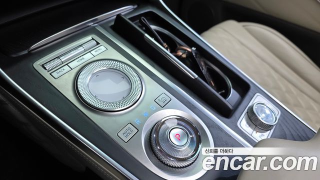 Genesis GV80 2020 — photo 12